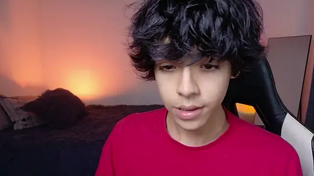 Alan26  online show from April 18, 7:18 pm