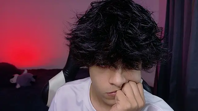 Alan26  online show from April 18, 1:30 am