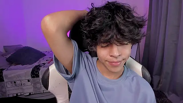 Alan26  online show from March 11, 3:55 am