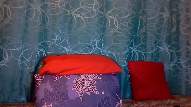 RoyalIndianCreamPuff online show from November 21, 7:13 pm