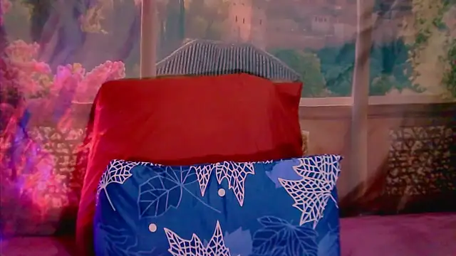 Snapshot of RoyalIndianCreamPuff chatting on October 8, 7:47 pm RoyalIndianCreamPuff online show from October 8, 7:47 pm