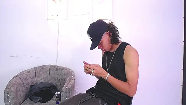 Snapshot of Harry_jhonsson chatting on March 23, 4:05 am Harry jhonsson online show from March 23, 4:05 am