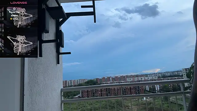 dantecoppolaa  online show from April 1, 10:39 pm