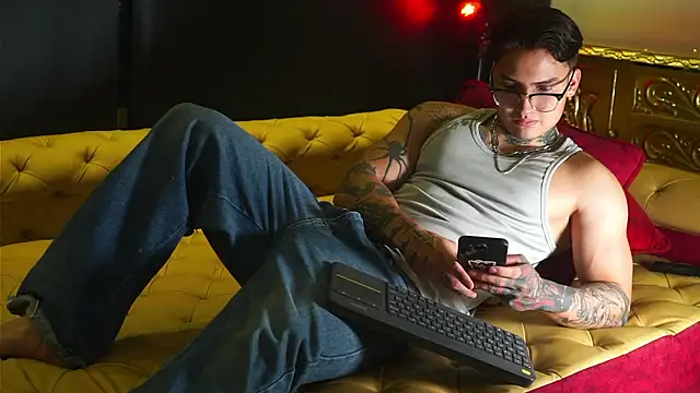 dantecoppolaa  online show from March 26, 11:35 pm