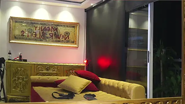 dantecoppolaa  online show from May 31, 1:55 am