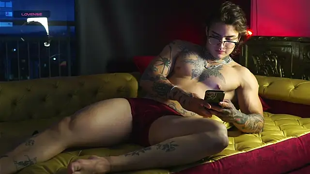 dantecoppolaa  online show from October 9, 11:05 pm