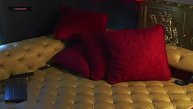 dantecoppolaa  online show from October 20, 9:04 pm