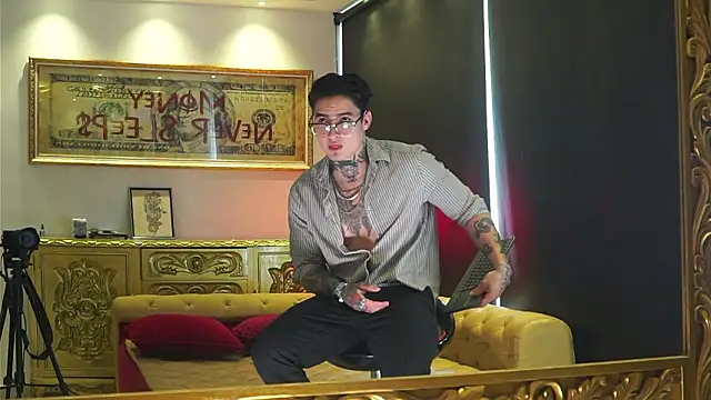 dantecoppolaa  online show from February 7, 9:34 pm