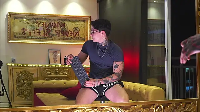 dantecoppolaa  online show from February 19, 1:13 am