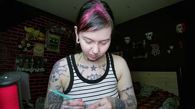MoorderxDoll online show from March 18, 10:32 pm