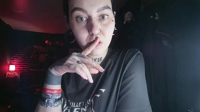 MoorderxDoll online show from February 15, 12:15 am