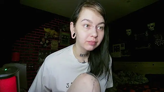 MoorderxDoll online show from June 29, 7:24 pm