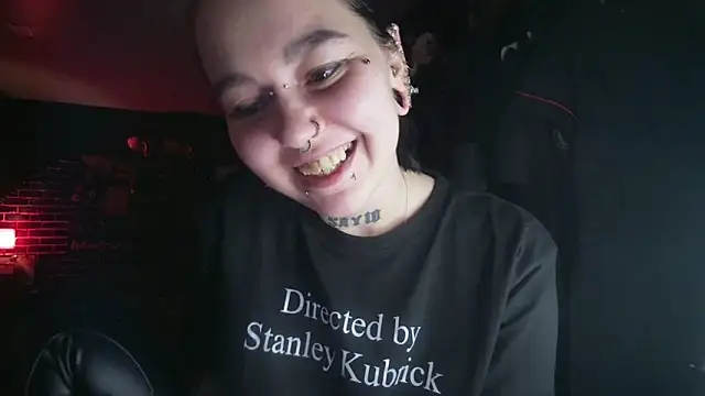 MoorderxDoll online show from February 9, 9:39 pm