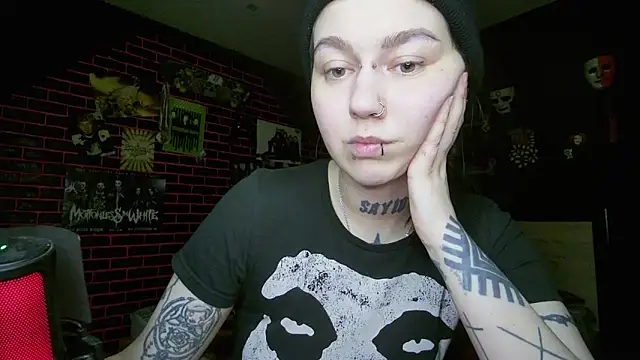 MoorderxDoll online show from April 12, 9:51 pm