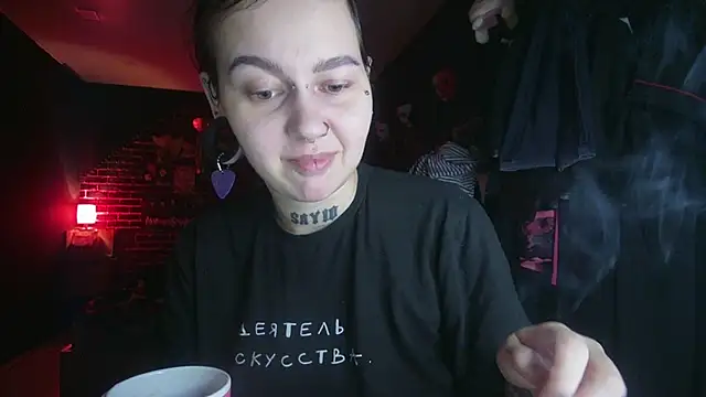 MoorderxDoll online show from December 5, 9:55 pm