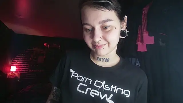 MoorderxDoll online show from March 16, 9:26 pm