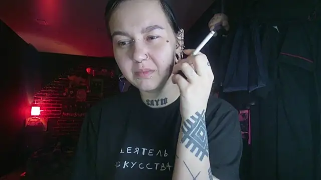 MoorderxDoll online show from December 6, 1:02 am