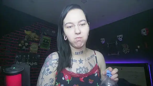 MoorderxDoll online show from March 3, 7:21 pm