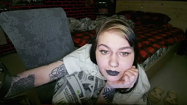 MoorderxDoll online show from July 17, 6:16 pm