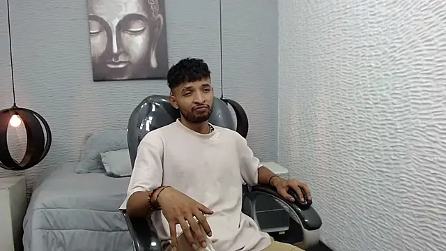 Snapshot of apolo_98 chatting on December 26, 1:21 pm apolo 98 online show from December 26, 1:21 pm