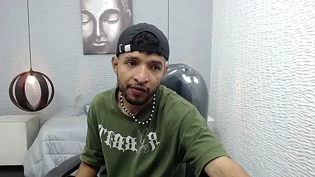 Snapshot of apolo_98 chatting on December 28, 12:35 pm apolo 98 online show from December 28, 12:35 pm