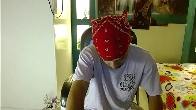 Snapshot of apolo_98 chatting on December 6, 12:55 pm apolo 98 online show from December 6, 12:55 pm