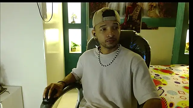 Snapshot of apolo_98 chatting on December 14, 12:44 pm apolo 98 online show from December 14, 12:44 pm