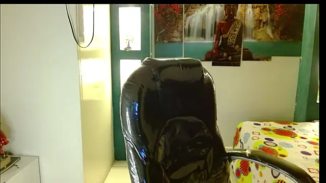 Snapshot of apolo_98 chatting on December 12, 12:44 pm apolo 98 online show from December 12, 12:44 pm