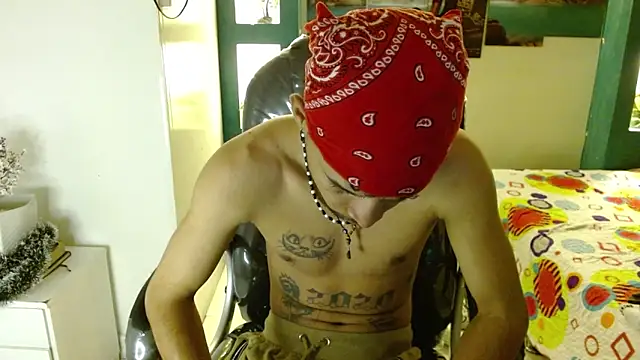 Snapshot of apolo_98 chatting on December 5, 1:11 pm apolo 98 online show from December 5, 1:11 pm