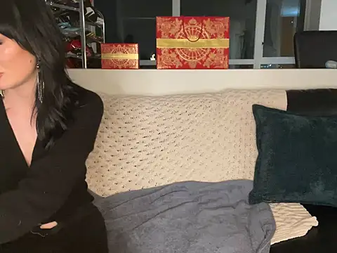 Snapshot of NemesisXSky chatting on February 6, 4:31 am NemesisXSky online show from February 6, 4:31 am