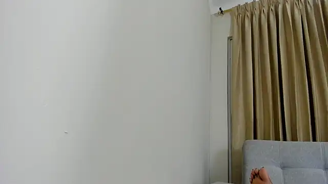 Snapshot of AliciaMiilf chatting on September 25, 11:33 pm AliciaMiilf online show from September 25, 11:33 pm