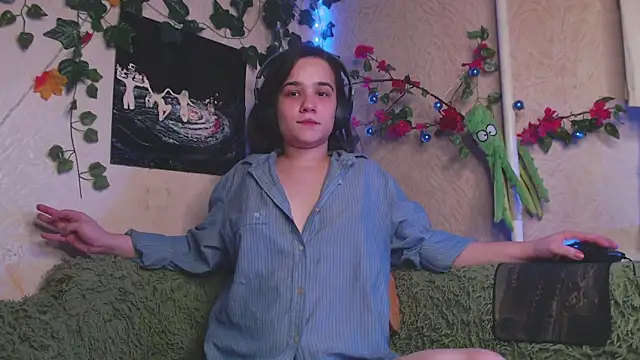 Tiny Witch online show from November 4, 10:13 pm