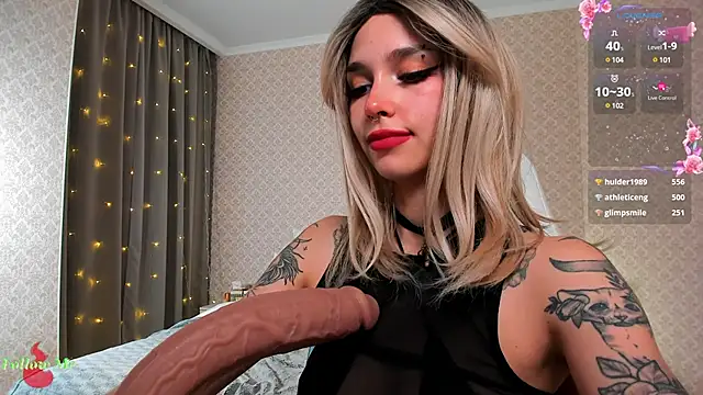 LeylaNoiry online show from March 7, 9:17 pm