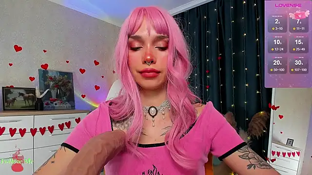 LeylaNoiry online show from February 21, 9:00 pm