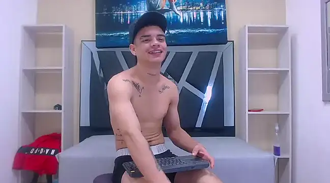 mailo bronw online show from February 16, 7:38 pm