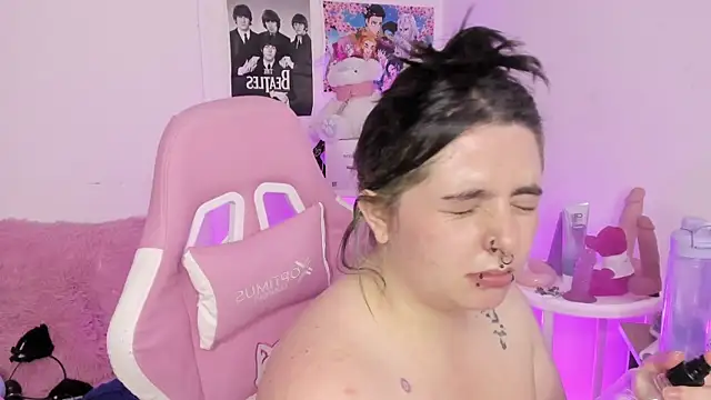 Sachi Meow online show from January 10, 6:25 pm