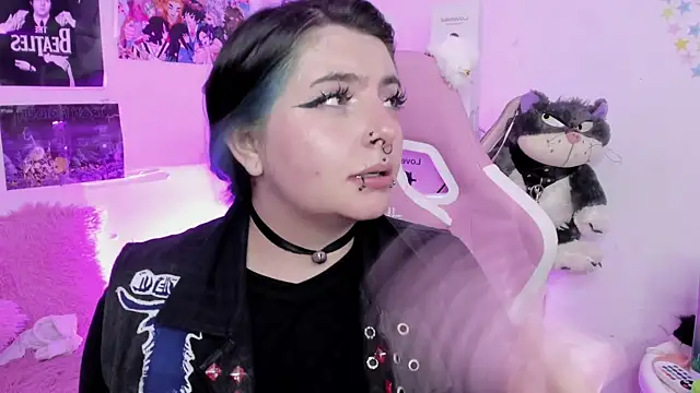 Sachi Meow online show from December 19, 7:05 pm