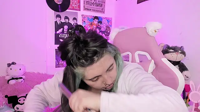 Sachi Meow online show from December 16, 5:39 pm