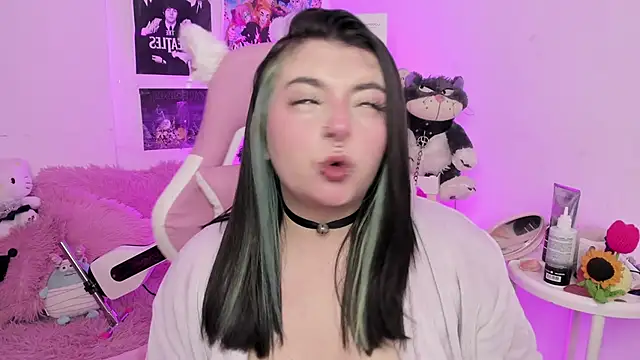 Sachi Meow online show from December 17, 5:40 pm