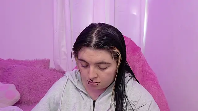 Sachi Meow online show from April 5, 5:19 pm