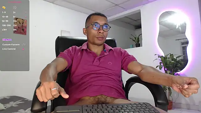 Aaronblack1  online show from February 4, 1:33 am