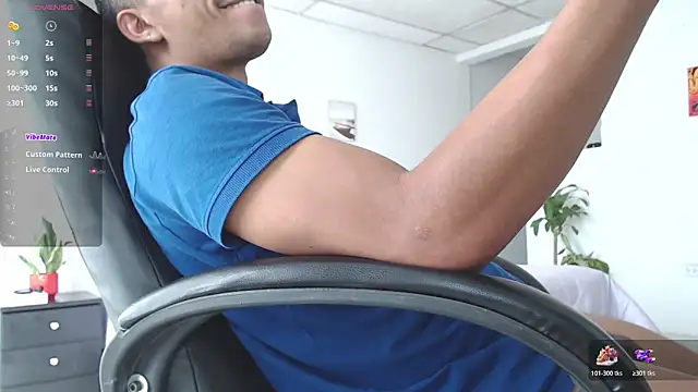 Aaronblack1  online show from April 12, 2:53 pm