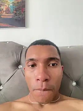 Aaronblack1  online show from April 8, 12:06 pm