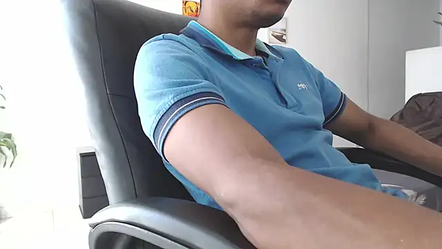 Aaronblack1  online show from February 20, 2:19 pm