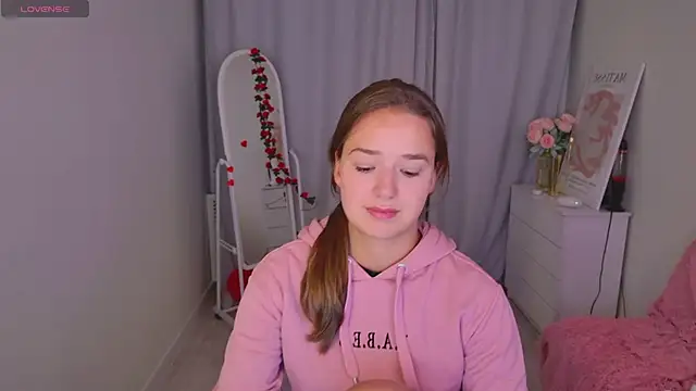 LovelyJessie online show from February 28, 1:44 pm