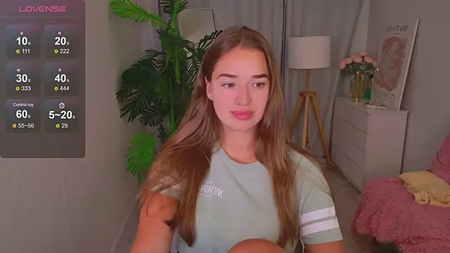 LovelyJessie online show from July 1, 1:44 pm