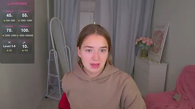 Snapshot of LovelyJessie chatting on November 14, 1:48 pm LovelyJessie online show from November 14, 1:48 pm