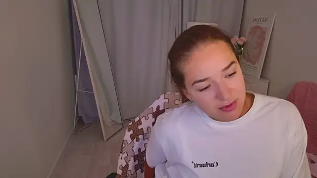 LovelyJessie online show from April 9, 2:56 pm