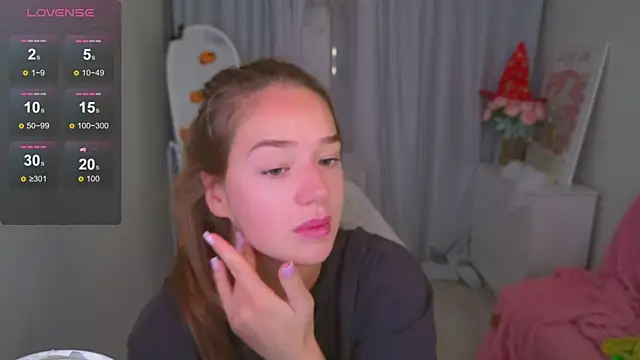 Snapshot of LovelyJessie chatting on October 28, 12:04 pm LovelyJessie online show from October 28, 12:04 pm