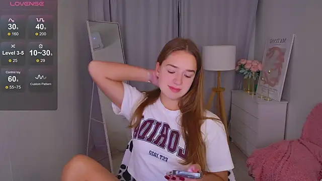 LovelyJessie online show from May 21, 2:03 pm
